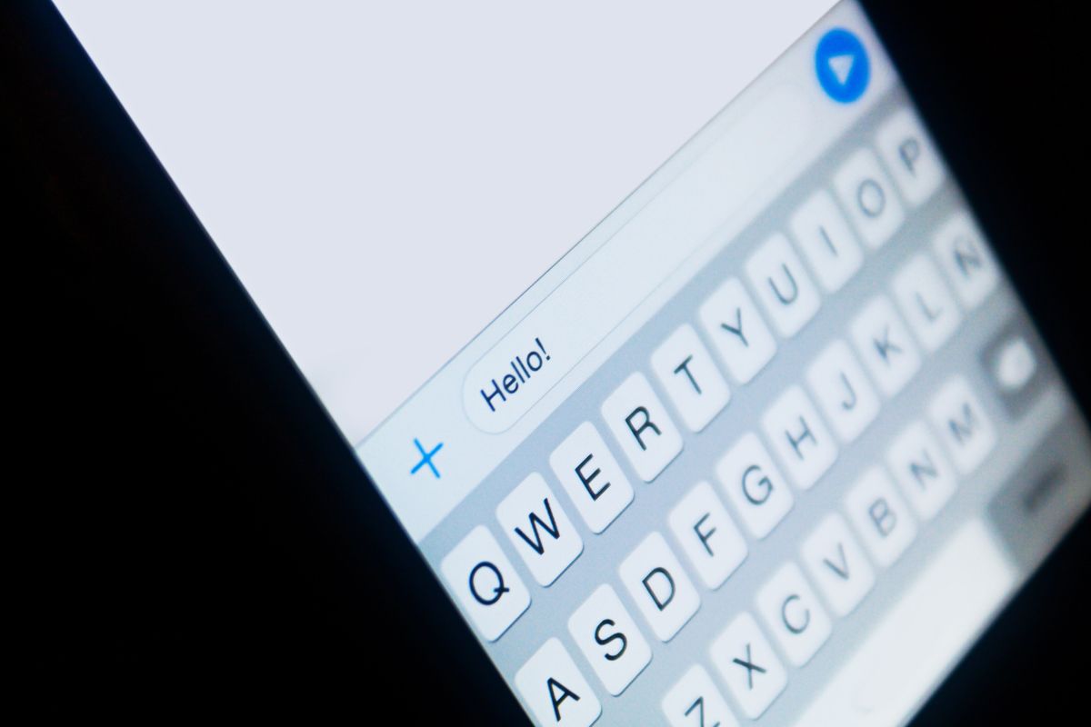 Spiare Chat Whatsapp è Una Violazione Della Privacy E Reato